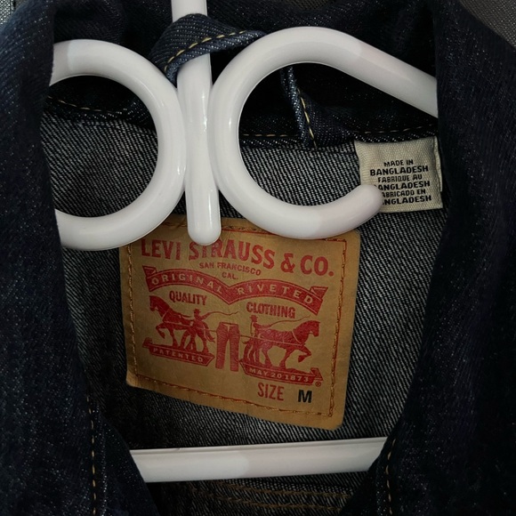 Levi’s Denim Trucker Jacket in Rockridge - Blue (Dark Denim) - Picture 5 of 5